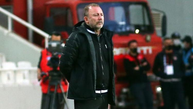 Son 3 deplasmanda 5 puan yitiren Beşiktaş, Rizespor'a konuk olacak