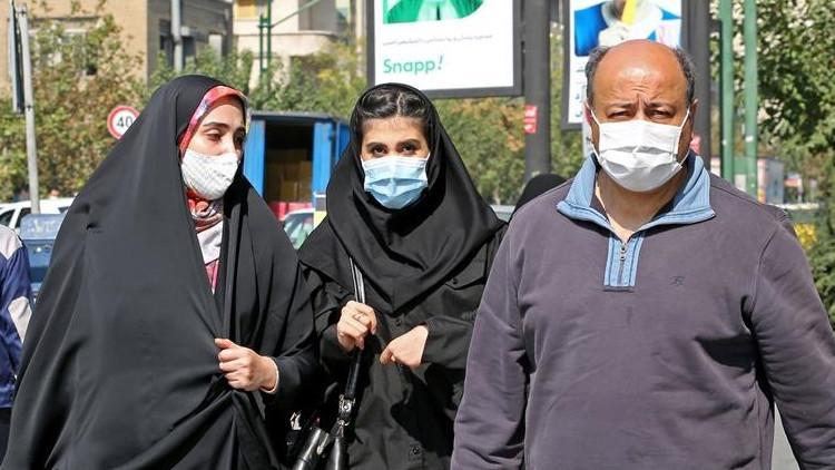 İran'da son 24 saatte 332 kişi Kovid-19'dan hayatını kaybetti