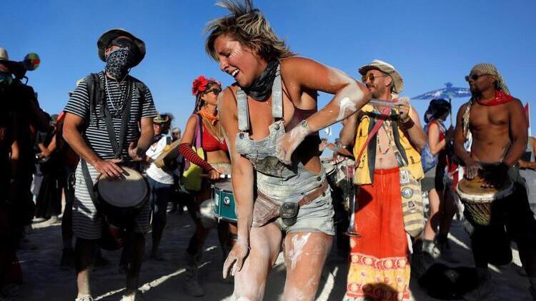 Dünyanın en büyük festivallerinden Burning Mane koronavirüs engeli