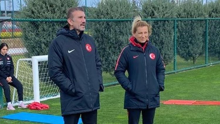 Necla Güngör Kıragası: "En büyük hedefimiz, çıktığımız her maçta ülkemizi en iyi şekilde temsil etmek..."