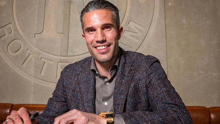 Robin van Persie teknik direktör oldu! Feyenoord'da oğlunun takımını çalıştıracak