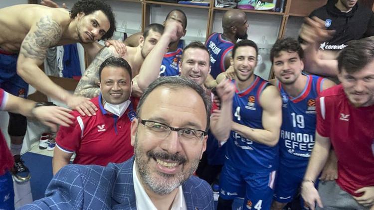 Bakan Kasapoğlu: "İnanıyorum ki 2'nci şampiyonluk Anadolu Efes ile gelecek"