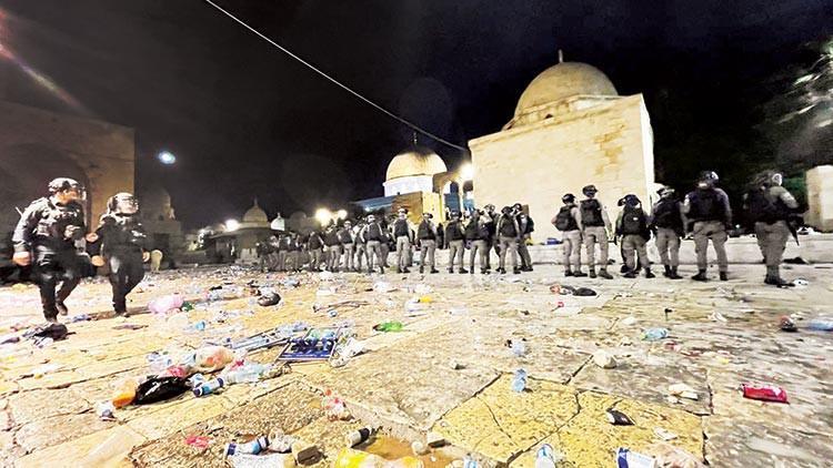 İsrail polisinden Mescid-i Aksa’da ses bombalı müdahale