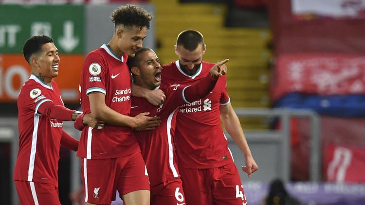 Liverpool, sahasında Southampton'ı 2-0 yendi