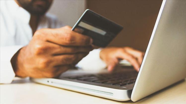 İnternetten alışverişte tüketiciler "mobil uygulamaları" tercih etti