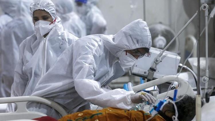 Hindistan'da Kovid-19 vaka sayıları 25 milyona yaklaştı