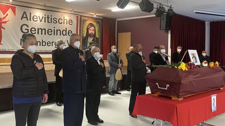 Derdiyok Ali ‘Türkülerle Gömün Beni’ ile uğurlandı