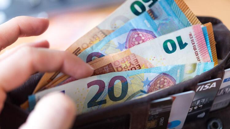 2022’de emekli maaşlarına beklenenden daha fazla zam geliyor