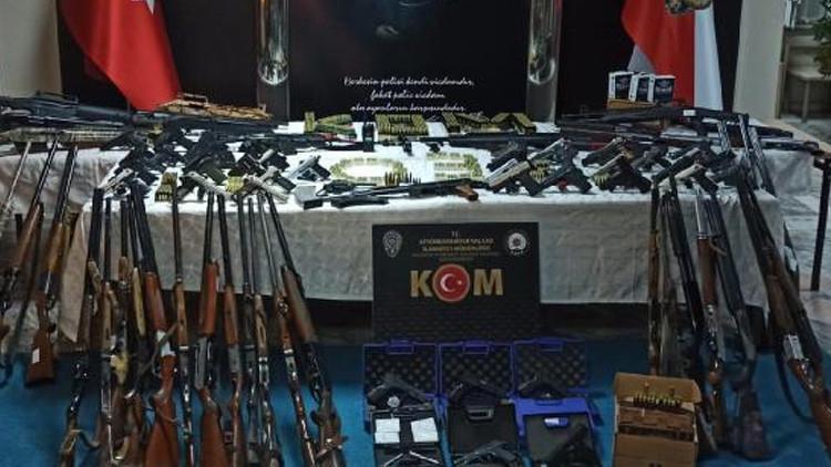 Silah ticareti yapan örgüte 8 ilde eş zamanlı operasyon: 49 gözaltı