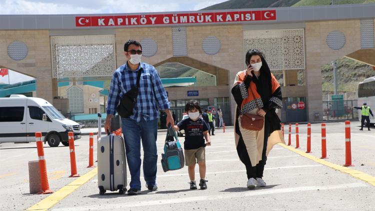 Van'da turist sevinci! Kapılar açıldı... Gelmeye başladılar