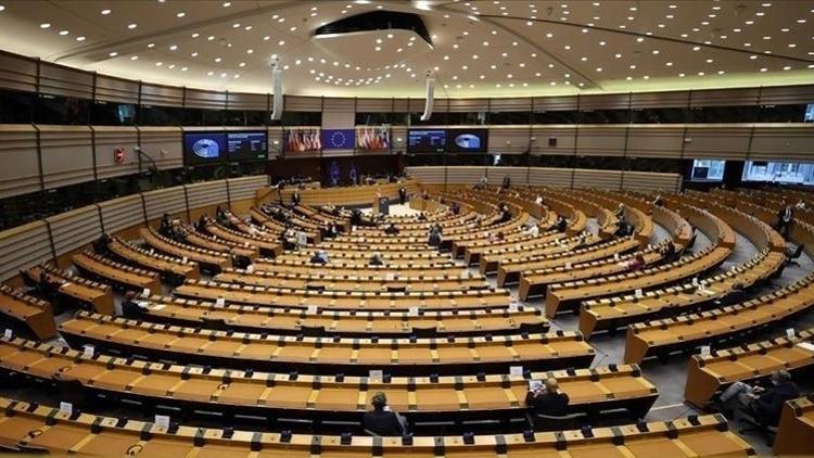 Avrupa Parlamentosu'ndan Kovid-19 aşılarında fikri mülkiyetin kaldırılması çağrısı