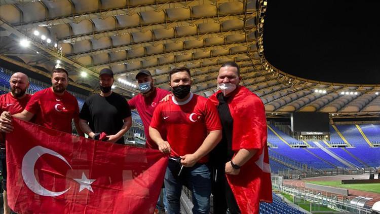 Son Dakika: EURO 2020'deki Türkiye - İtalya maçında tribünde kaç taraftar olacak? Açıklandı ...