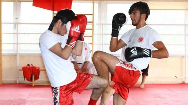 Kick Boks Sex Gay Grup Türk