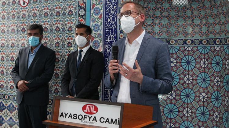 Cami cami dolaşıp korona aşısını anlattılar