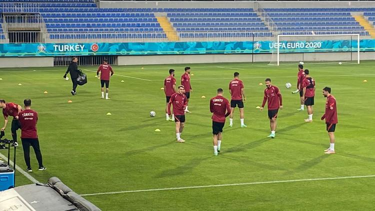 Son Dakika: A Milli Takım, 2 eksikle çalıştı! EURO 2020'de Galler ile oynanacak maçta...