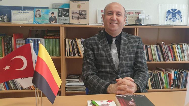 ‘Türkçenin olmaması, insanların zekâsıyla dalga geçmektir’