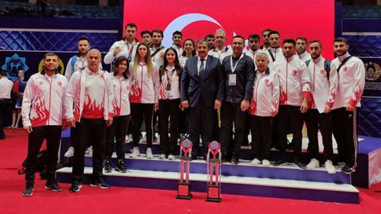 Milli kick boksçular, Özbekistan'da 7'si altın 11 madalya kazandı