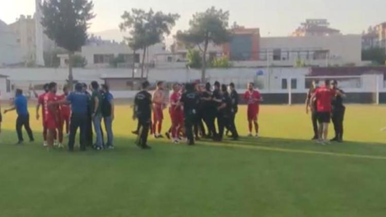 Hatay'da amatör maçta kavga! Polis müdahale etti