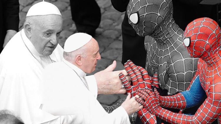 Dünya bu görüntüyü konuşuyor... Papa ve Spiderman bir arada!