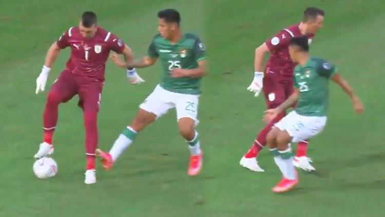 Muslera geceye damga vurdu! Copa America'da Uruguay ve Paraguay çeyrek finalde