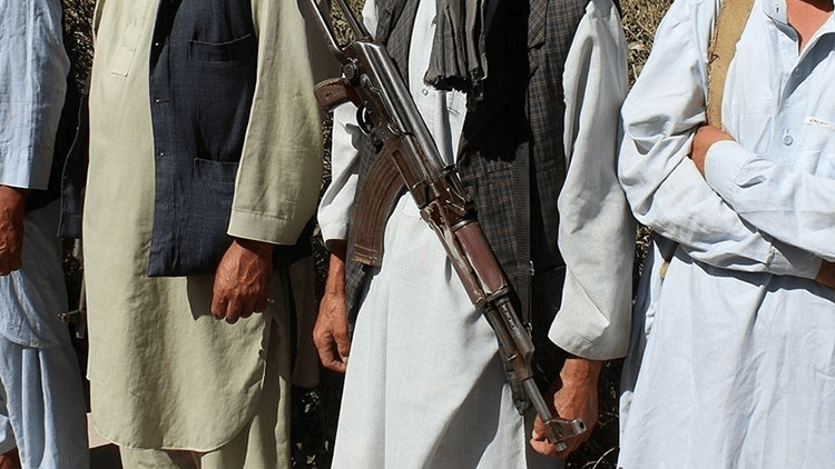 Afganistan'ın kuzeyindeki 2 ilçe Taliban kontrolüne geçti