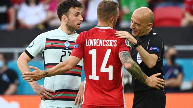 Son dakika: Cüneyt Çakır'a EURO 2020'de kritik görev!