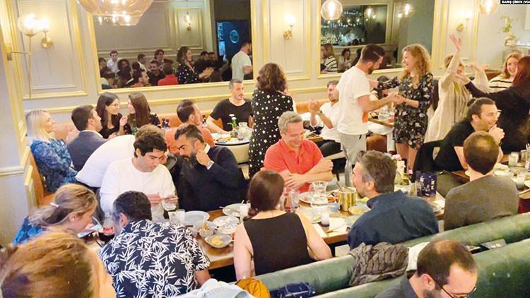 Londra’nın göbeğinde Nevizade Sokağı