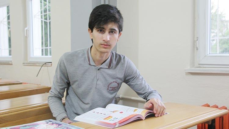 Tek kelime Türkçe bilmiyordu LGS’de tüm soruları doğru yanıtladı... İşte şampiyon