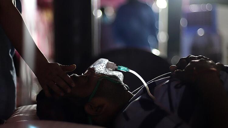 Kovid-19la mücadele eden Endonezya sıvı oksijen krizi: 63 hasta öldü