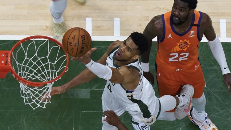 NBA'de Gecenin Sonuçları: Suns'ı 109-103 yenen Bucks final serisini 2-2'ye getirdi