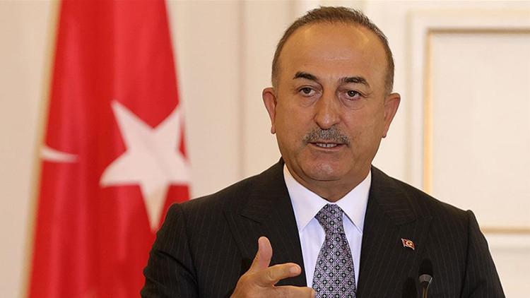Türkiye'nin FETÖ ile mücadelesini uluslararası medyaya Bakan Çavuşoğlu anlattı