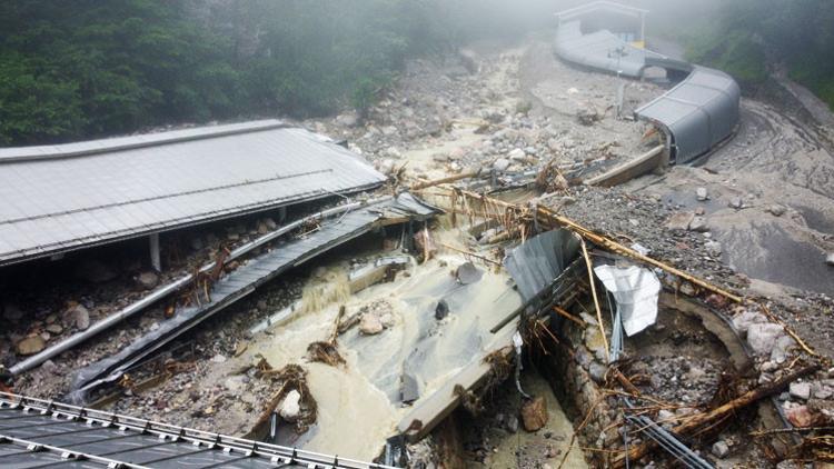 Kayıp 700 kişiden iyi haber: Tsunami gibiydi!