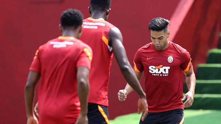 Galatasaray'a PSV öncesi Falcao'dan iyi, Feghouli'den kötü haber