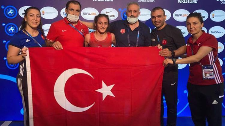 Selvi İlyasoğlu'ndan müthiş başarı! Dünya şampiyonu oldu