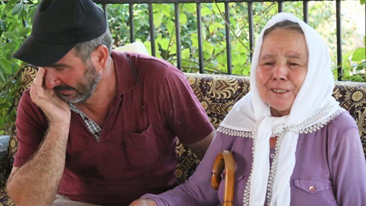 Annesini 600 metre sırtında taşıyıp yangından kurtardı! Gözyaşlarıyla anlattı: 'Atıver oğlum beni' dedim