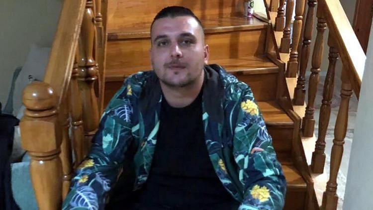 İzmir'de eski sevgilisini döverken müdahale eden kişi tarafından bıçaklandı