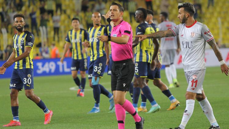 Son Dakika: Fenerbahçe - Antalyaspor maçına damga vuran pozisyon Golden sonra maçı bıraktılar...