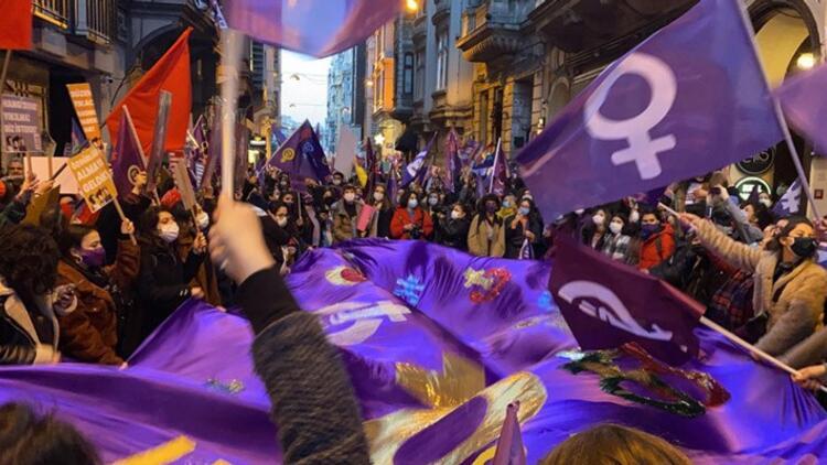 Feminist Gece Yürüyüşü soruşturması tamamlandı: 17 şüphelinin 7 yıl 8 aya kadar hapsi istendi