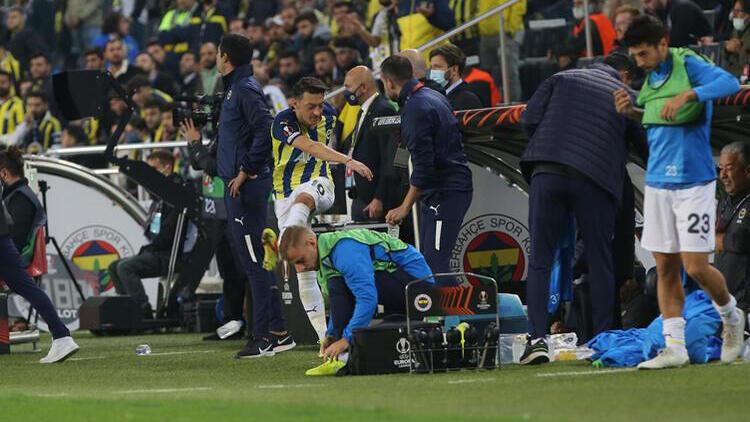Hürriyet: Fenerbahçede Mesut Özilden tepki açıklaması