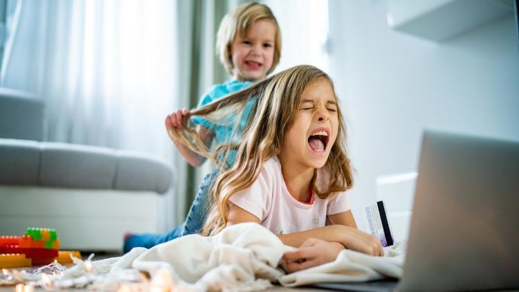 Kardeş kavgaları fiziksele dönüştüğünde ebeveynler neler yapmalı?