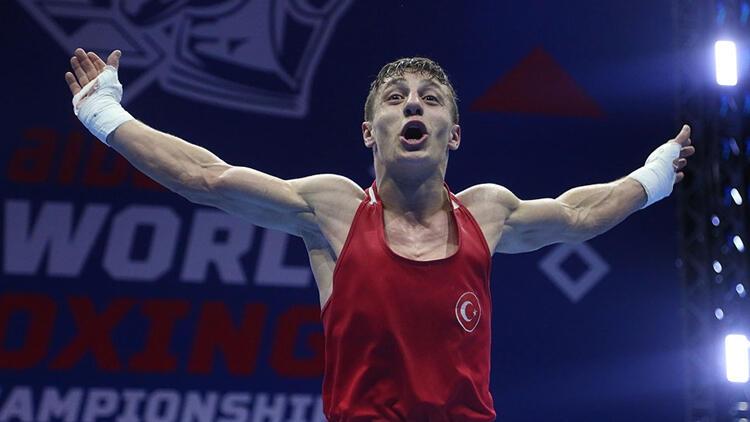 Kerem Özmen Dünya Erkekler Boks Şampiyonasında gümüş madalya aldı