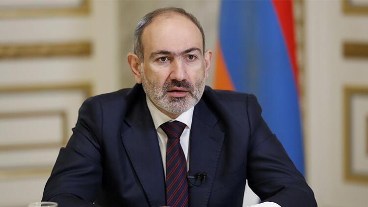 Son dakika: Ermenistanda sular durulmuyor Savunma Bakanı görevden alındı