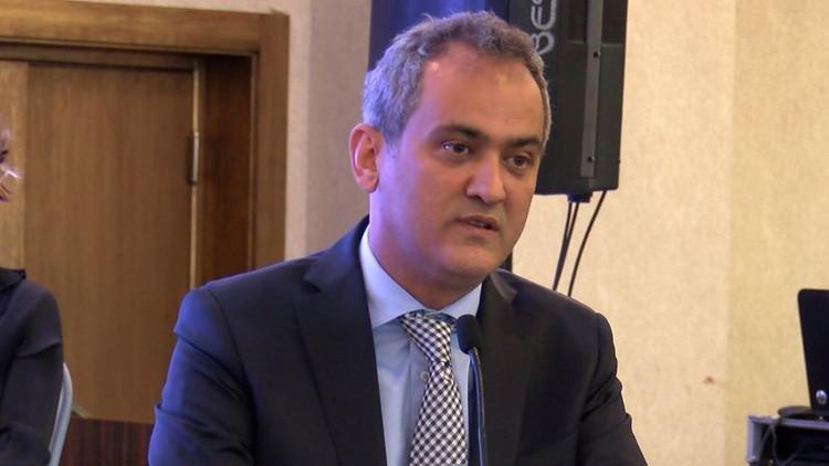 Bakan Özer Türkiye tarihinde ilk kez diyerek duyurdu Bakan Özer Türkiye tarihinde ilk kez diyerek duyurdu