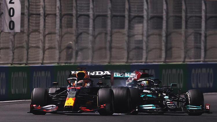 Son Dakika Haberi... Suudi Arabistan GPde kazanan Lewis Hamilton Max Verstappen...