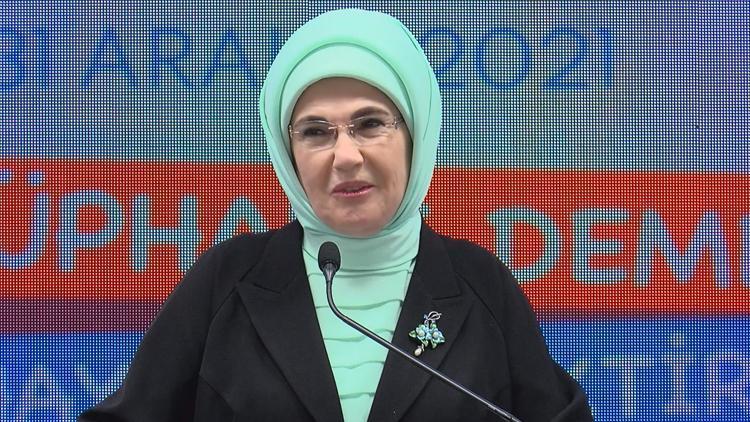 Emine Erdoğan: Sosyal medyanın en güçlü panzehri, faydalı kitaplardır