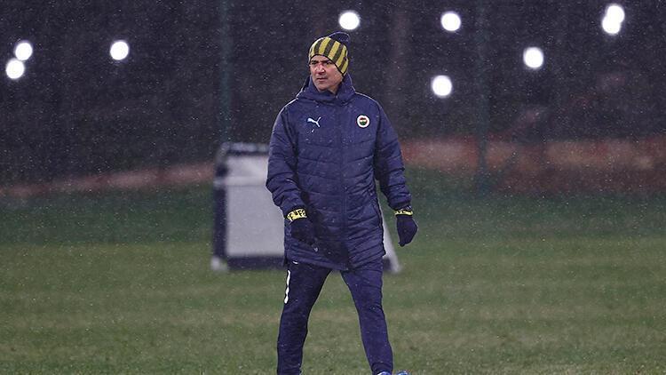 Son dakika: Fenerbahçede İsmail Kartaldan transfer talebi: Vedat Muriqi ve sol bek...