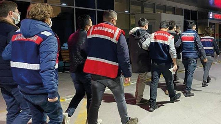 İzmir merkezli 40 ilde FETÖ/PDY operasyonu: 60 tutuklama