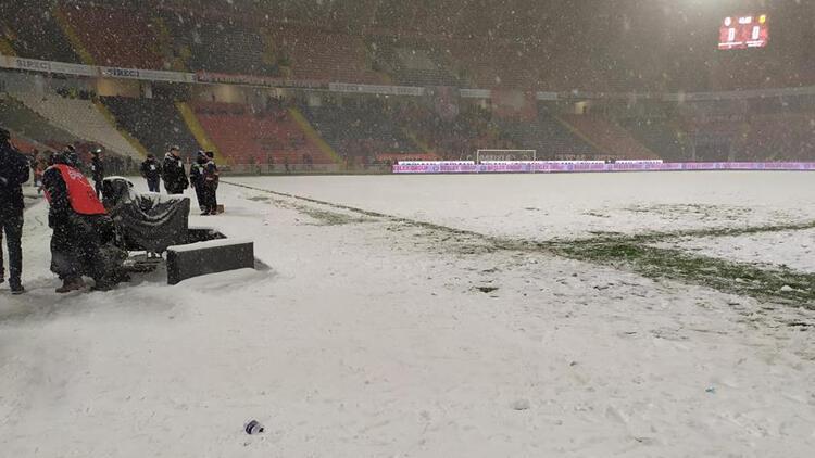 Son dakika haber: Gaziantep FK - Yeni Malatyaspor maçı kar yağışı nedeniyle ertelendi