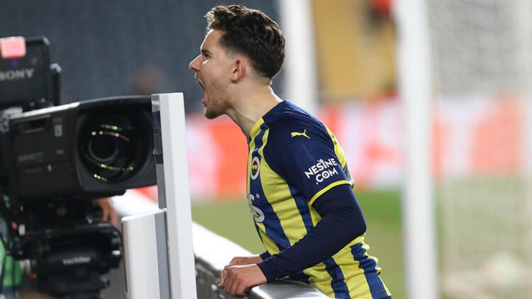 Fenerbahçe - Slavia Prag maçında şov yapan Ferdi Kadıoğlundan maç sonu transfer sözleri