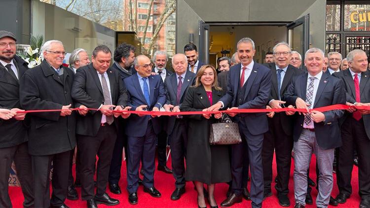 Türkiyenin ilk Diş Sağlığı Müzesi İstanbulda açıldı